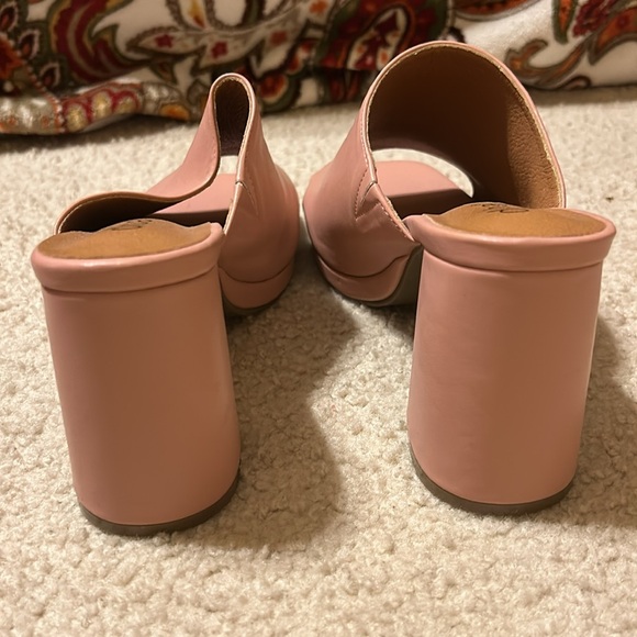 Diba never worn pink block heel sandal 3” - Picture 4 of 5